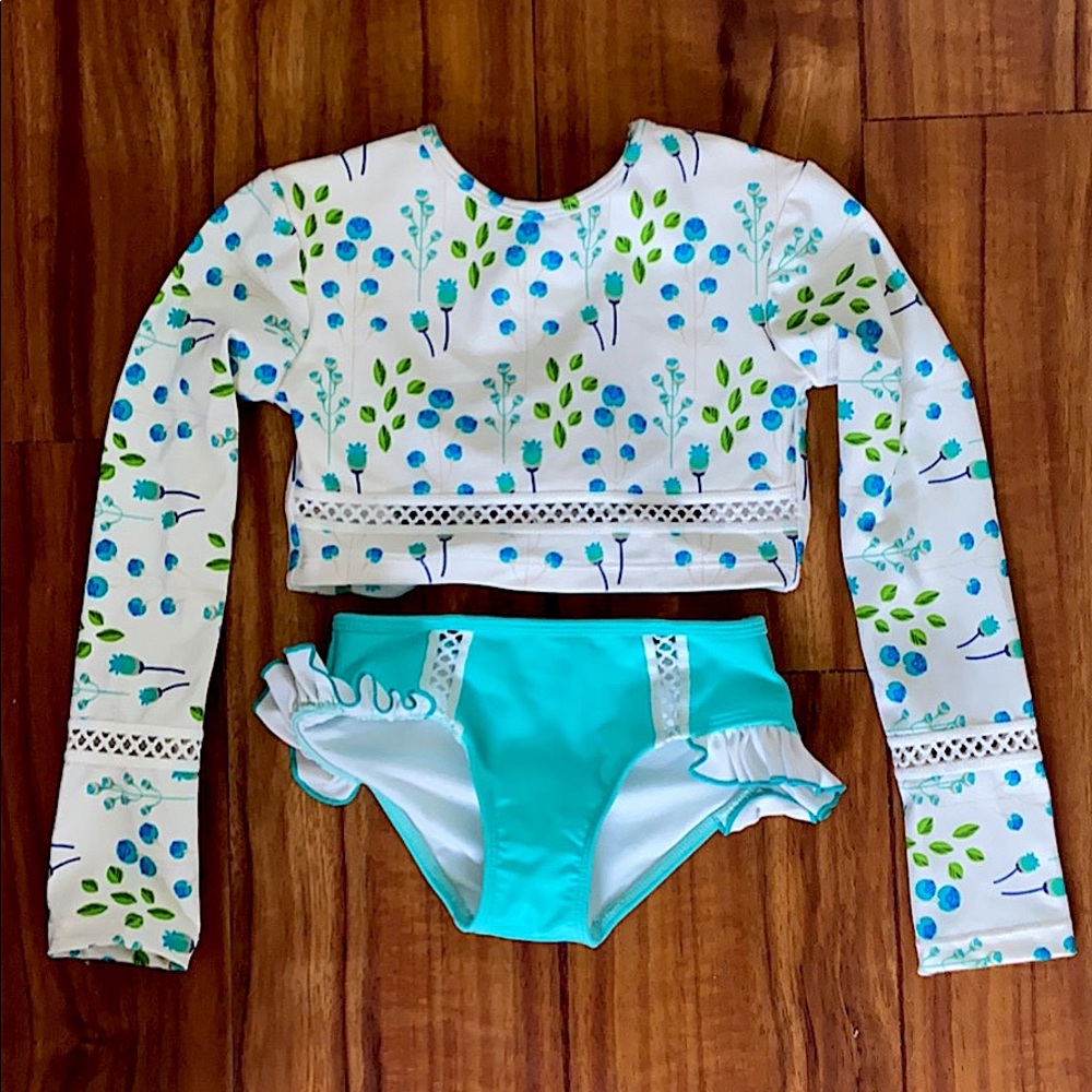 Kimi & Li Bikini rashguard and bottoms.